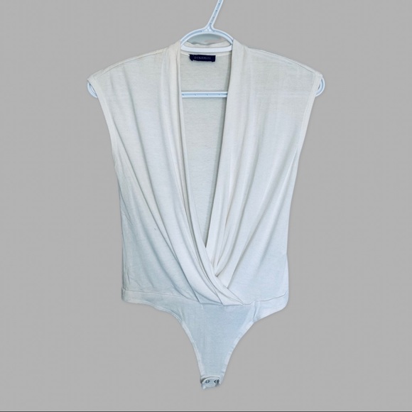 DateNight// Low cut bodysuit - Picture 2 of 2